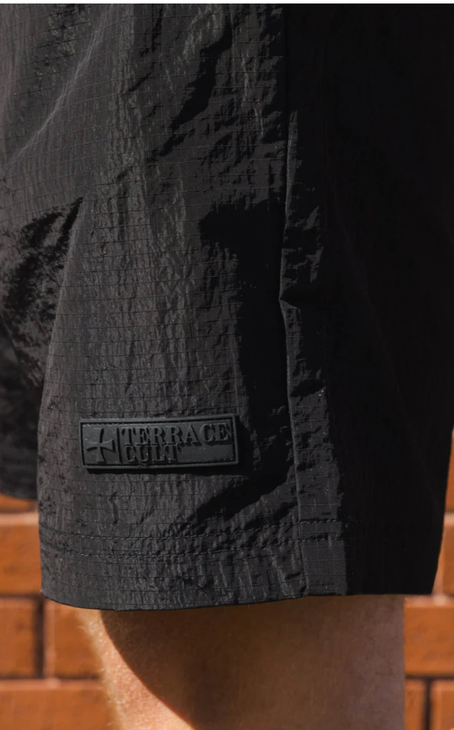 TINO RESORT SHORT :: ZWART