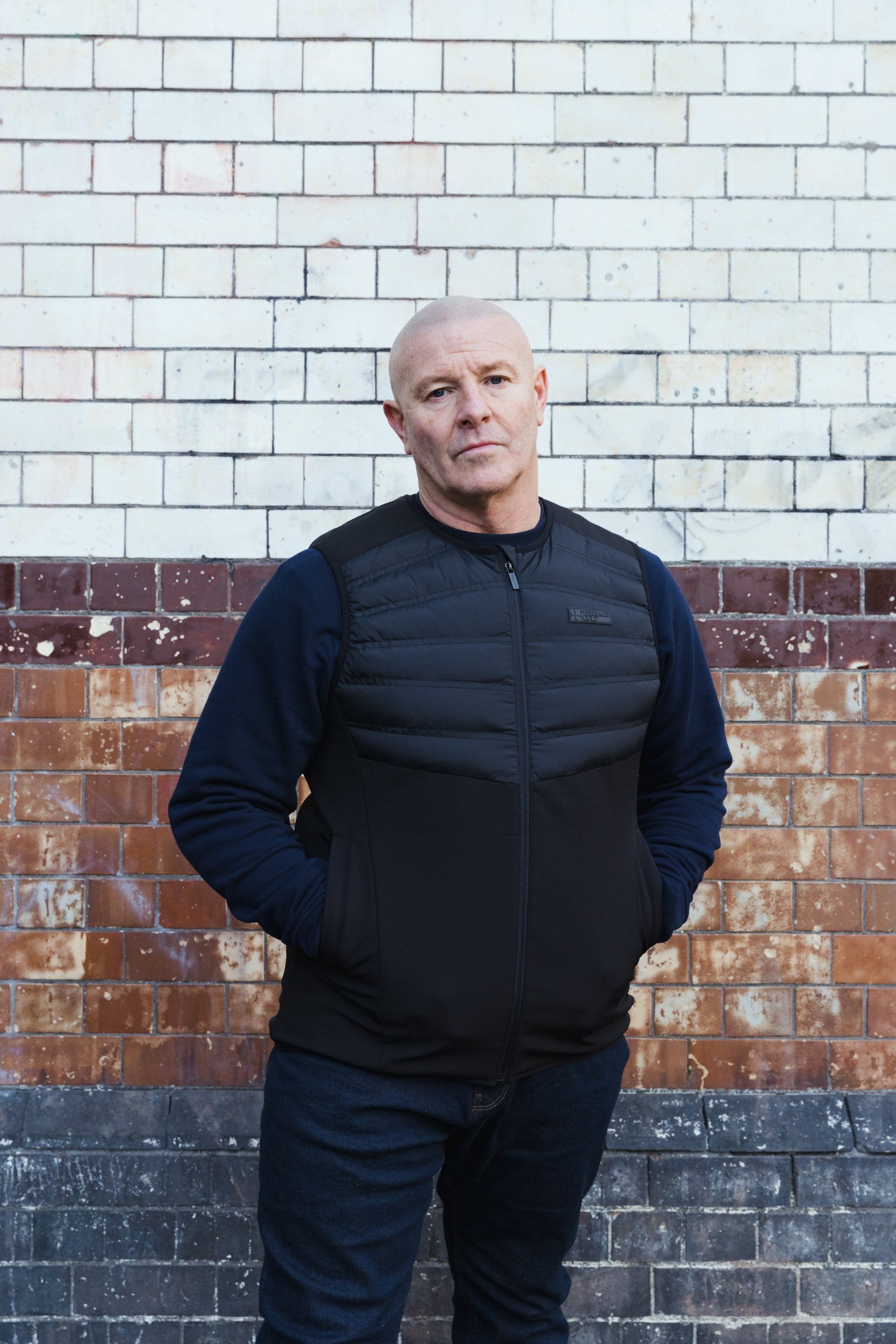 FRANCO HYBRID GILET :: ZWART