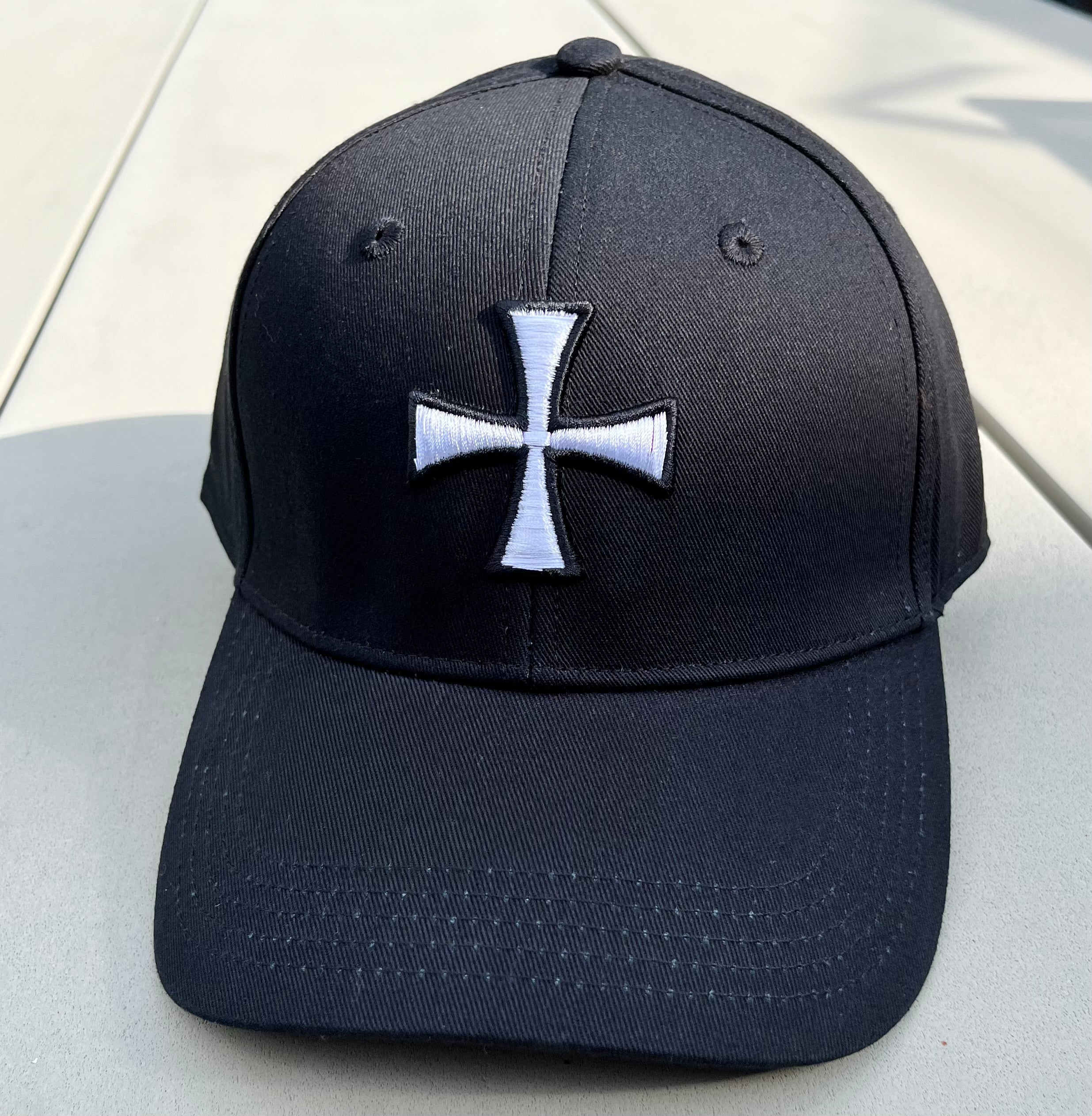 CULT COTTON CAP :: BLACK/WHITE