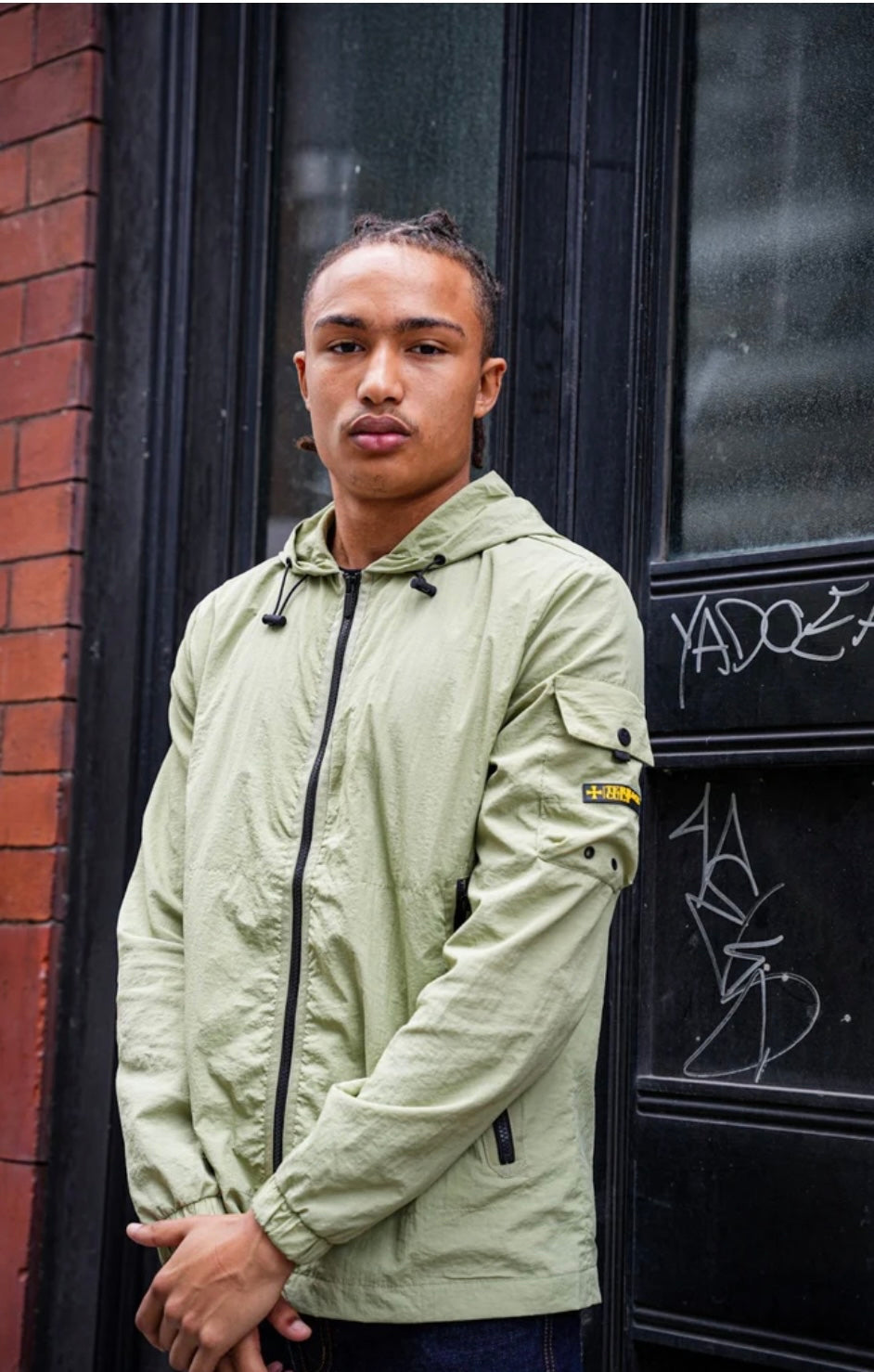 CONTE WINDBREAKER :: LIGHT OLIVE