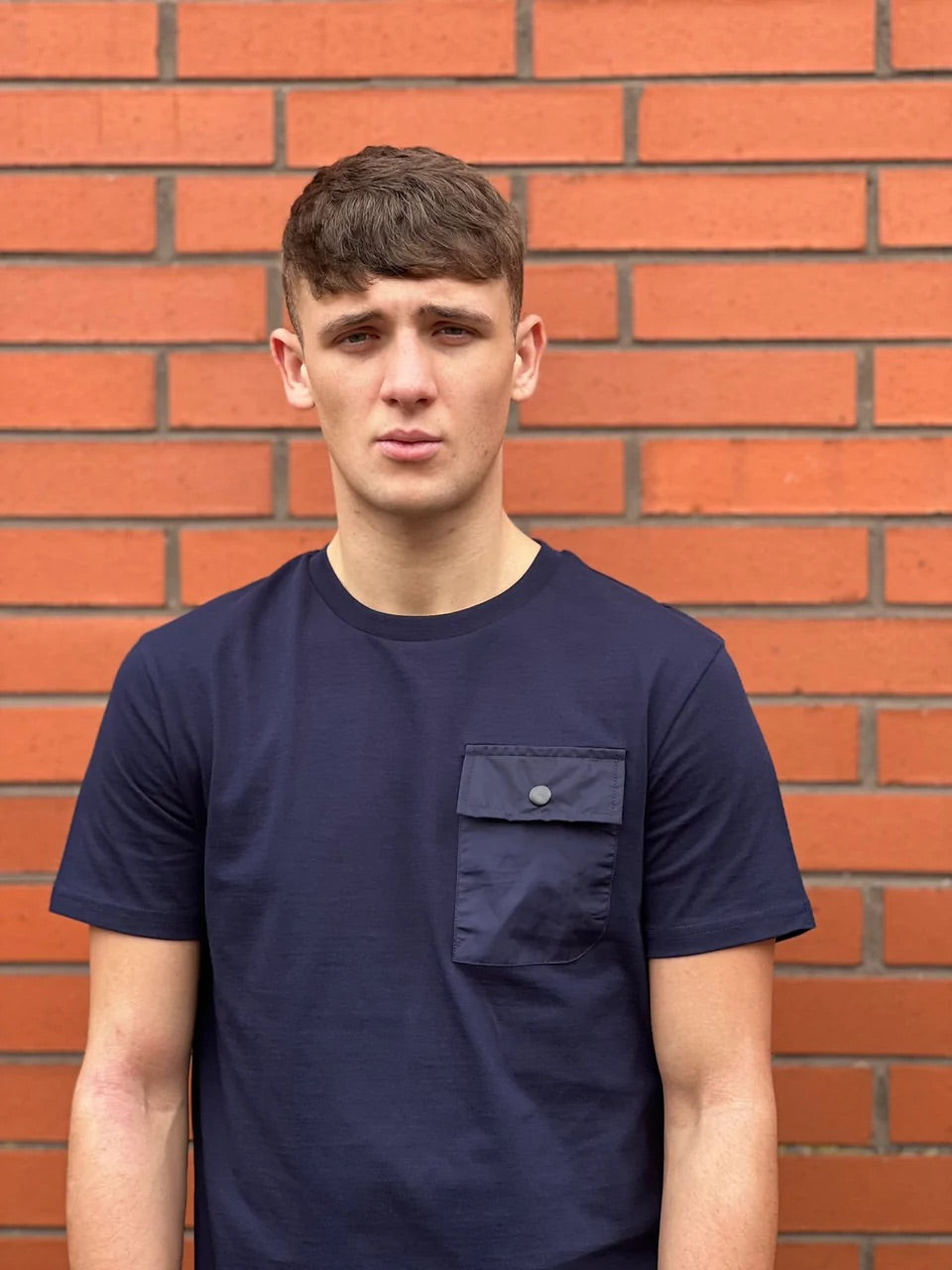 TERRACE CULT POCKET TEE :: NAVY