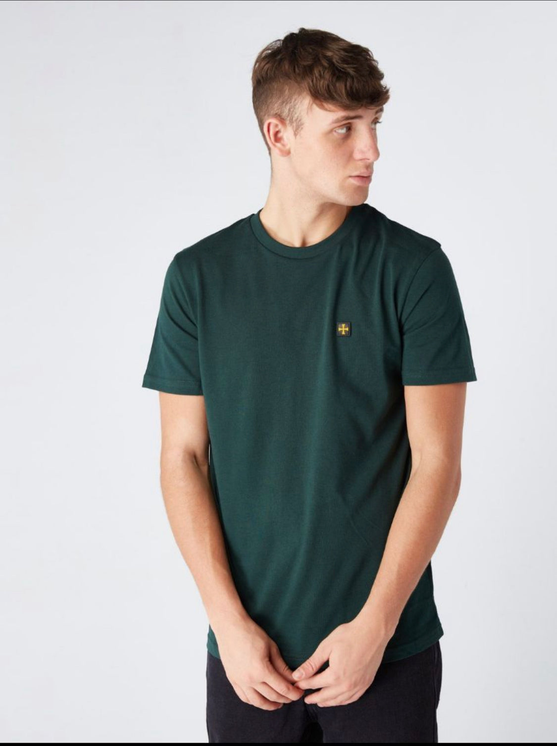 CREW TEE :: DONKER GROEN